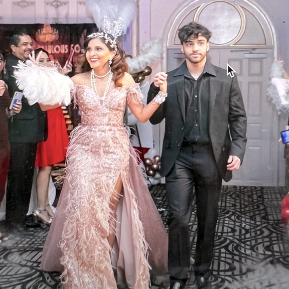 Portia and Scarlett Rose Gold Gown. - Picture 1 of 3